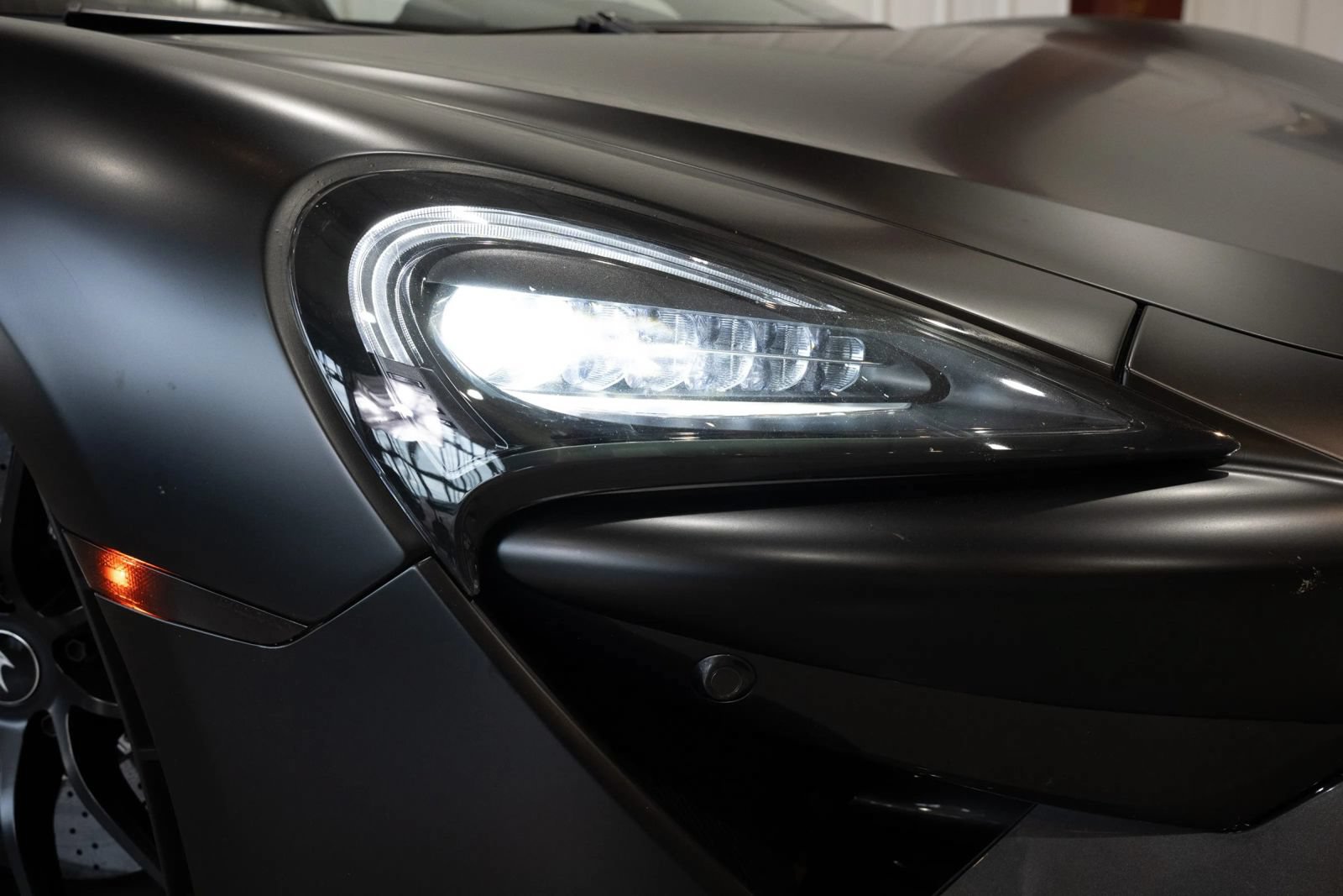 Used 2019 McLaren 570S Spider RWD image 17