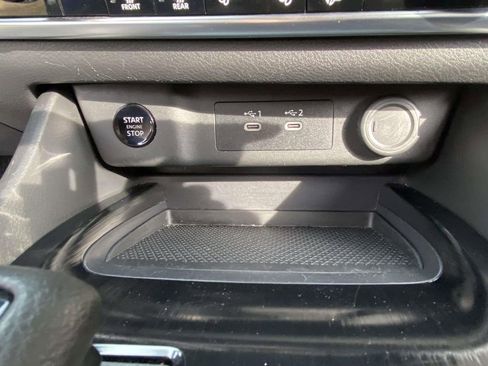 Used 2024 Nissan Rogue SV image 22