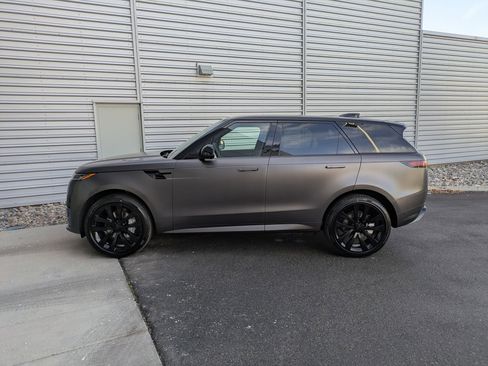 New 2026 Land Rover Range Rover Sport Dynamic SE image 2