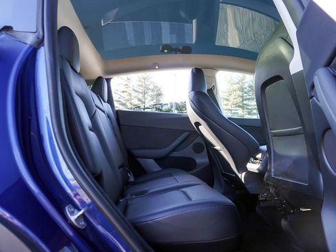 Used 2023 Tesla Model Y Long Range image 37