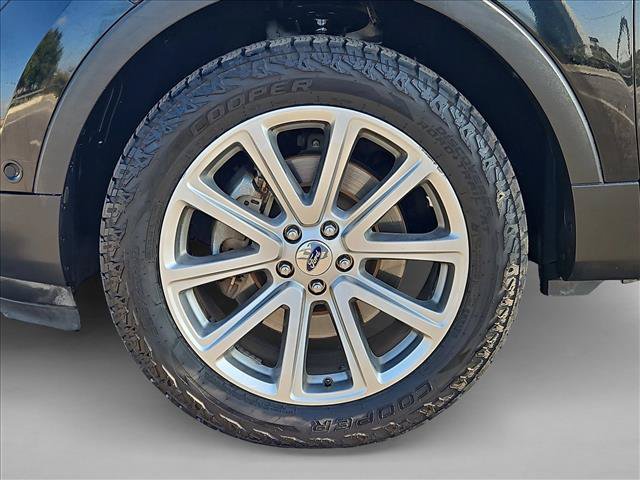 Used 2017 Ford Explorer Limited w/ Equipment Group 301A AWD/4WD image 12