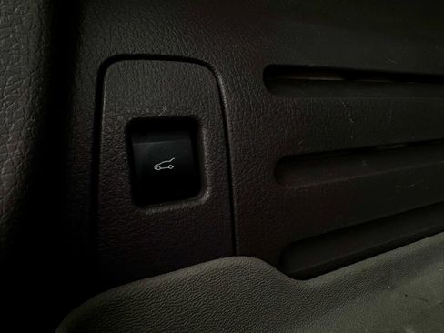 Used 2013 Ford Edge SEL image 20