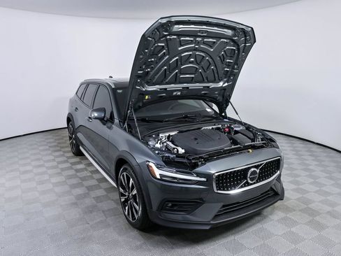 Used 2026 Volvo V60 B5 Cross Country Ultra w/ Climate Package AWD/4WD image 35