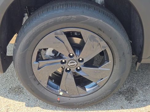Used 2026 Nissan Rogue SV AWD/4WD image 11
