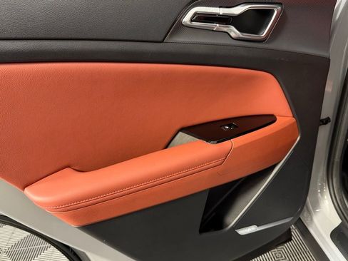 Used 2023 Kia Sportage SX image 28