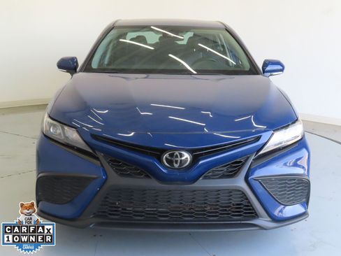 Used 2024 Toyota Camry SE image 10