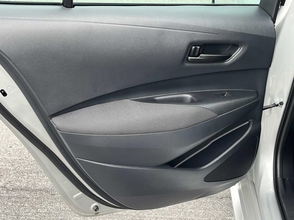 Used 2025 Toyota Corolla LE FWD image 17