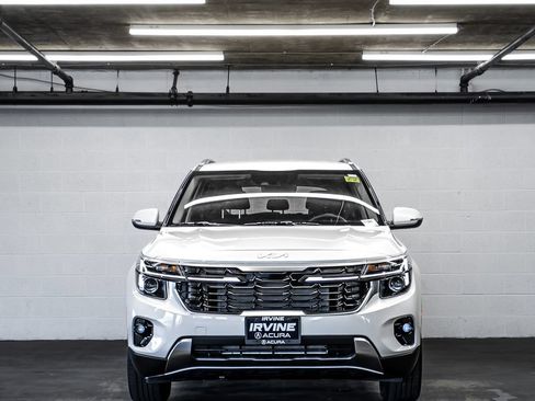 Used 2025 Kia Seltos EX FWD image 8