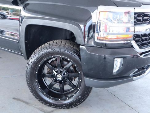 Used 2018 Chevrolet Silverado 1500 LT w/ All Star Edition AWD/4WD image 4