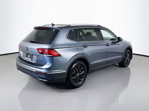 Certified 2024 Volkswagen Tiguan SE image 9