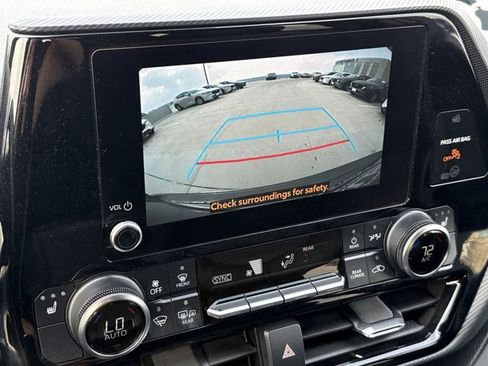 Used 2024 Toyota Highlander XSE image 18