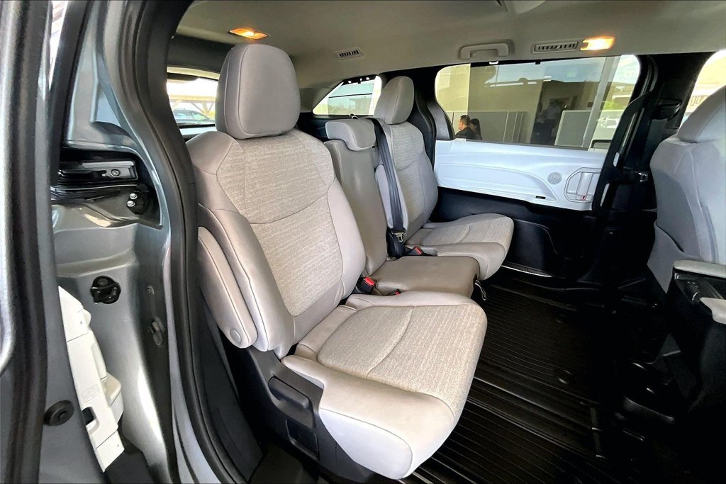 Certified 2026 Toyota Sienna LE AWD/4WD image 25