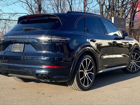 Used 2021 Porsche Cayenne GTS image 12