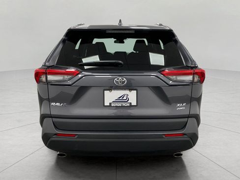 Used 2025 Toyota RAV4 XLE AWD/4WD image 5