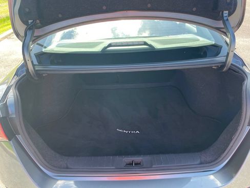 Used 2021 Nissan Sentra SV FWD image 13