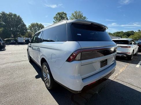 New 2025 Lincoln Navigator L Reserve image 4