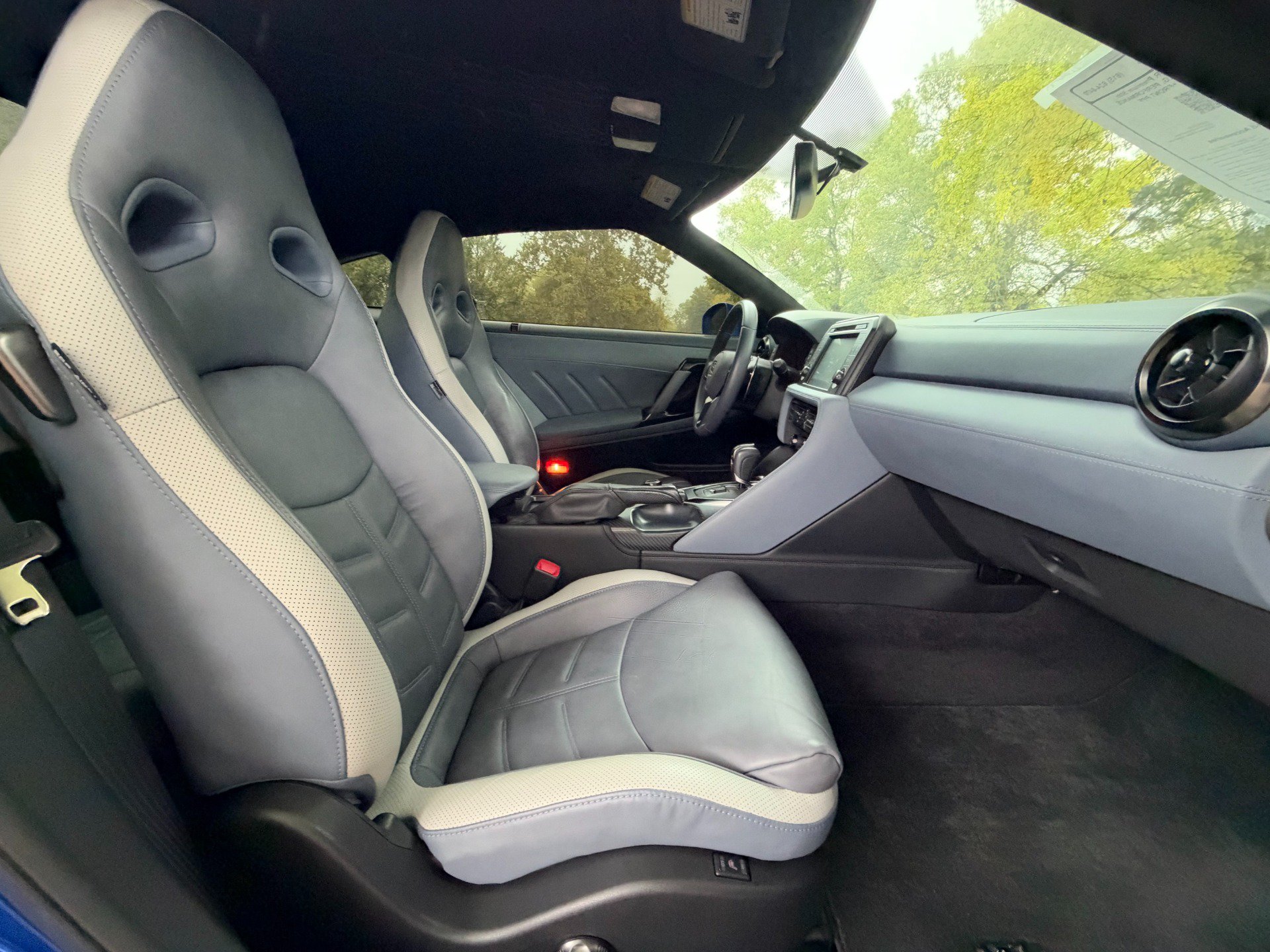 Used 2020 Nissan GT-R Premium AWD/4WD image 11