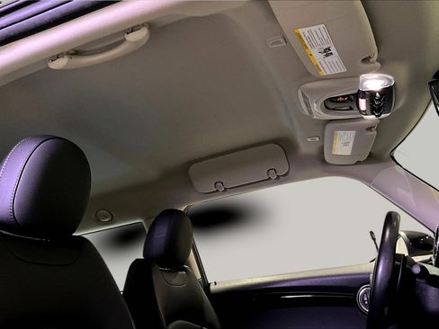 Used 2019 MINI Cooper S image 24