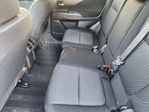 Used 2019 Mitsubishi Outlander ES FWD image 25