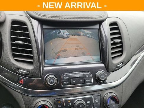 Used 2017 Chevrolet Impala LT w/ Convenience Package FWD image 10