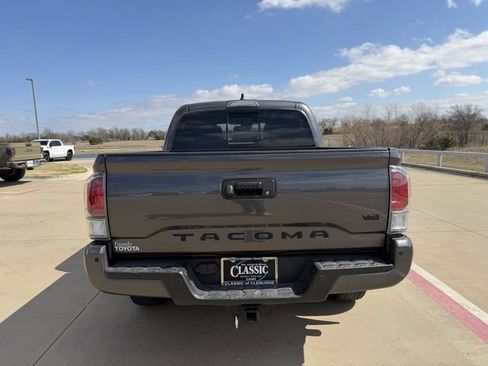 Used 2023 Toyota Tacoma TRD Off-Road w/ Technology Package image 4