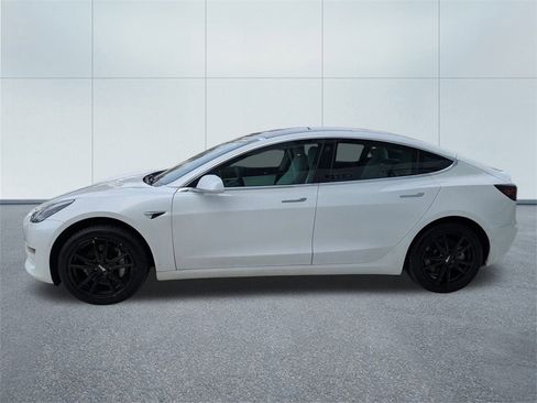 Used 2020 Tesla Model 3 Standard Range Plus image 6