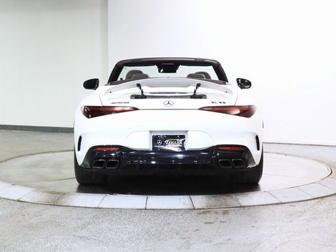 Used 2022 Mercedes-Benz SL 63 AMG 4MATIC w/ Driver Assistance Package image 12