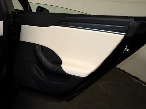 Used 2023 Tesla Model S Plaid image 30