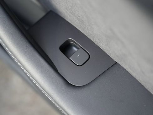 Used 2023 Tesla Model 3 Standard Range image 39