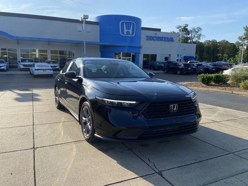 Used 2023 Honda Accord EX image 2