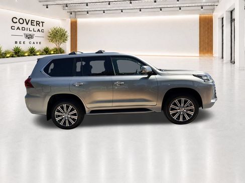 Used 2017 Lexus LX 570 4WD w/ Luxury Package image 16
