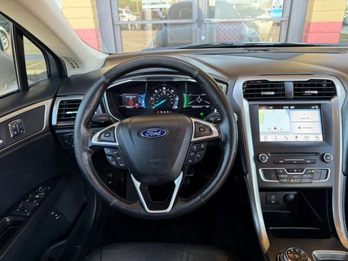 Used 2017 Ford Fusion Energi SE FWD image 29