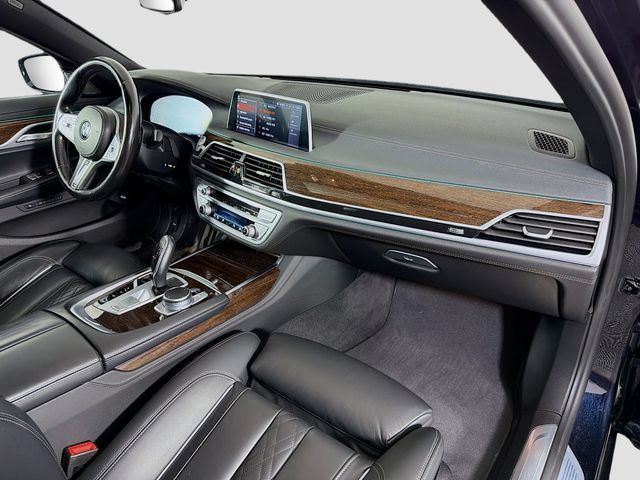 Used 2022 BMW 750Li xDrive AWD/4WD image 33