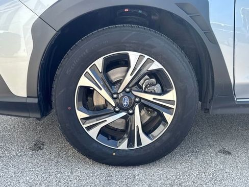 Used 2025 Subaru Crosstrek 2.0i Premium image 12