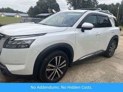 Used 2025 Nissan Pathfinder Platinum