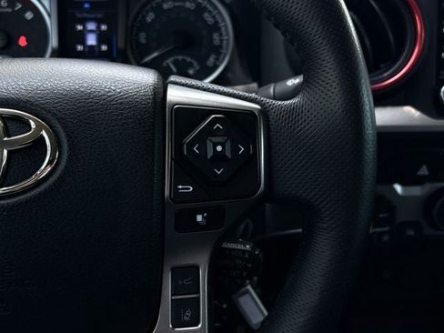 Used 2022 Toyota Tacoma SR5 RWD image 16