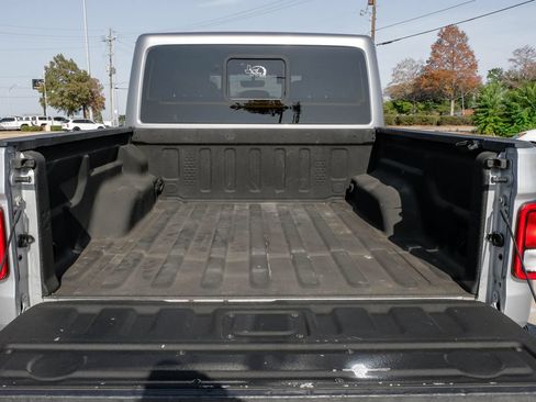 Used 2023 Jeep Gladiator Mojave AWD/4WD image 53