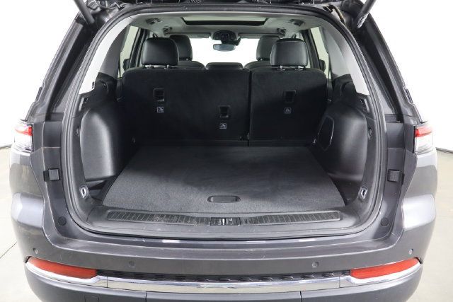 Used 2022 Jeep Grand Cherokee Limited AWD/4WD image 17