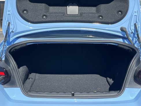 Used 2025 BMW M2 w/ Lighting Package image 27