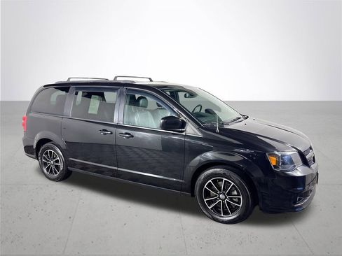 Used 2018 Dodge Grand Caravan GT image 4