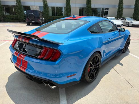 Used 2022 Ford Mustang Shelby GT500 w/ Technology Package RWD image 3
