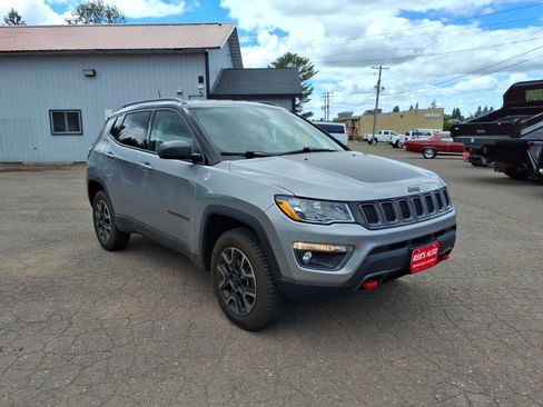 Used 2019 Jeep Compass Trailhawk AWD/4WD image 8