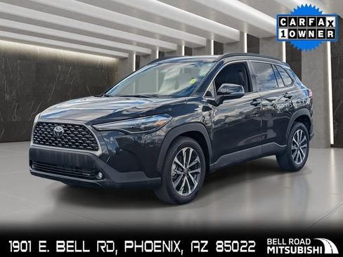 Used 2025 Toyota Corolla Cross XLE image 1