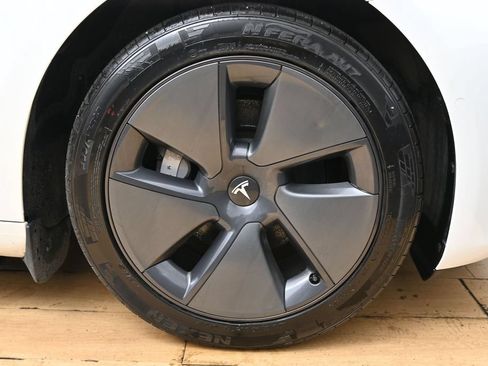 Used 2021 Tesla Model 3 Standard Range Plus RWD image 13