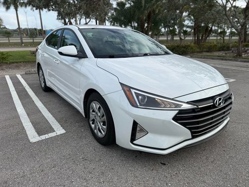 Used 2020 Hyundai Elantra SE w/ Cargo Package (C1) image 7