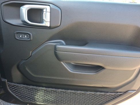 Certified 2022 Jeep Gladiator Sport image 10