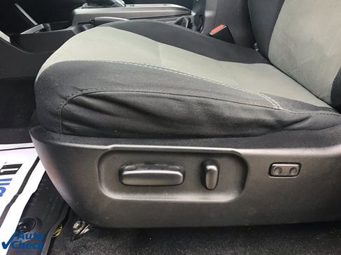 Used 2021 Toyota Tacoma TRD Sport w/ Technology Package image 27