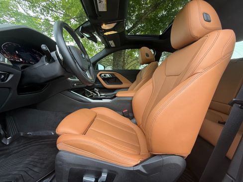 Used 2022 BMW 230i Coupe w/ Premium Package 2 RWD image 9