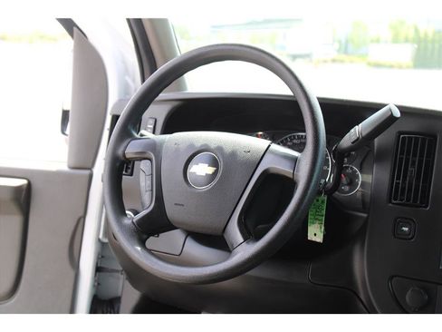Used 2015 Chevrolet Express 3500 RWD image 13