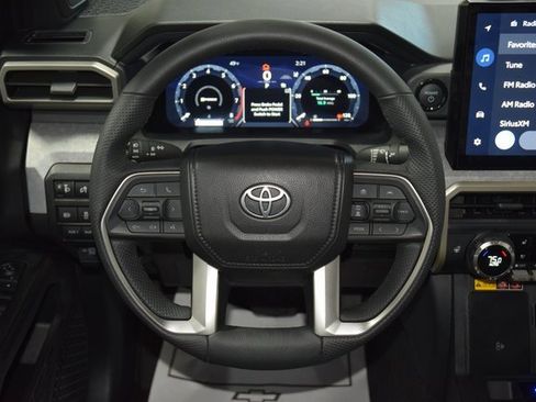Used 2025 Toyota Tacoma Trailhunter image 44